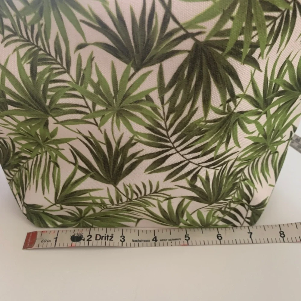 New Makeup Bag With Sunglasses Holder - Picture 2 of 8